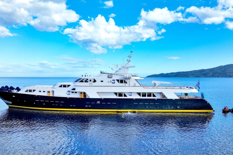 Large Groups (12-20 guests) charters