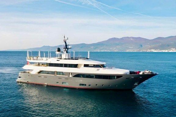 Luxury yacht LADY TRUDY for charter in Mallorca