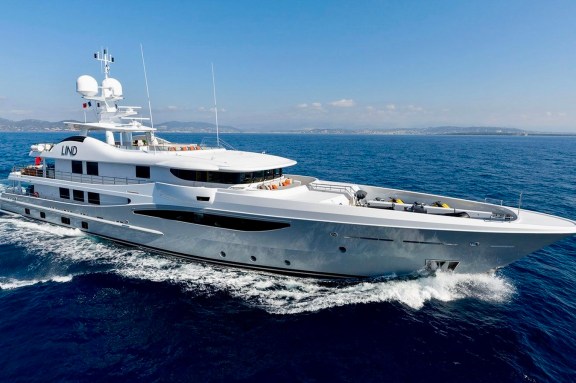 Luxury yacht LIND for charter in Mallorca
