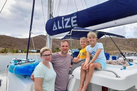 Review img # 98 of the yacht ALIZÉ