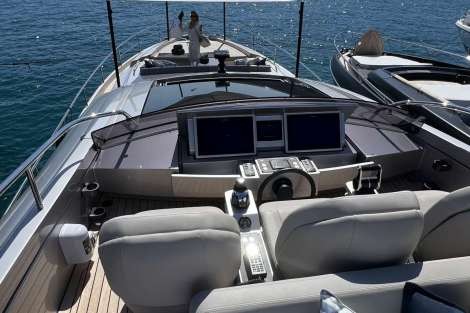 Review img # 5 of the yacht CHERRY