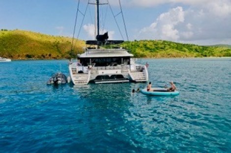 Review img # 25 of the yacht DRAGONFLY