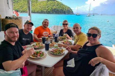 Review img # 116 of the yacht LIQUID ZEN