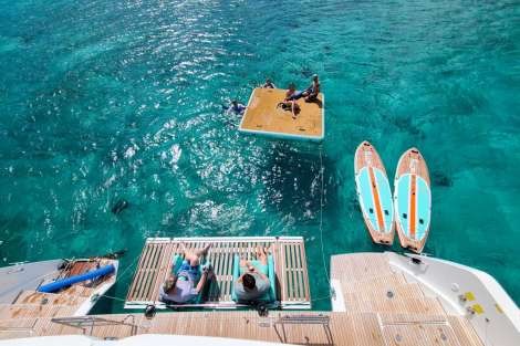 Review img # 117 of the yacht LIQUID ZEN