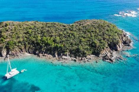 Review img # 105 of the yacht LIQUID ZEN