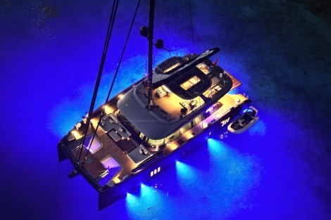 Review img # 3 of the yacht RELENTLESS II  80